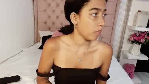 Snapshot of cheerry_moon chatting on 15, 11, 2025 cheerry_moon online show from 15, 11, 2025