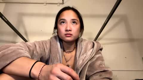 chellybear101 online show from 4, 12, 2024