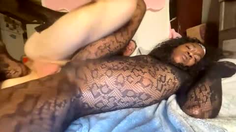 Chels luv online show from 15, 12, 2025