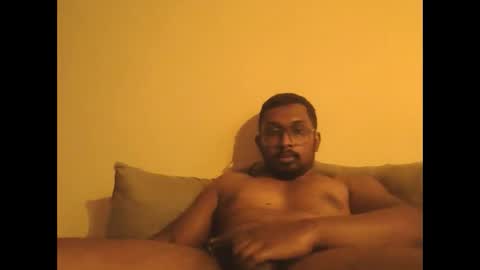 Snapshot of chennaibull1011 chatting on 20, 4, 2026 chennaibull1011 online show from 20, 4, 2026