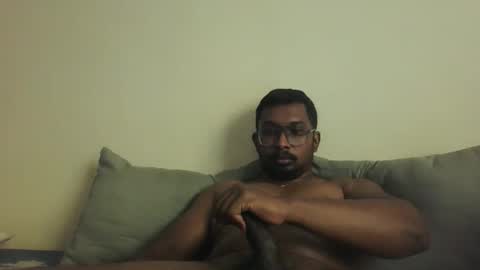 Snapshot of chennaibull1011 chatting on 28, 4, 2026 chennaibull1011 online show from 28, 4, 2026