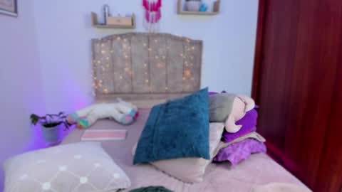 Snapshot of cherries_and_wine_ chatting on 14, 12, 2024 cherries_and_wine_ online show from 14, 12, 2024