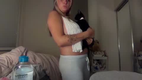Snapshot of cherrryviolet chatting on 18, 7, 2026 Cherry Violet online show from 18, 7, 2026