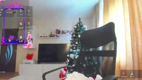 Snapshot of cherry_pie_69 chatting on 9, 12, 2024 mayra online show from 9, 12, 2024