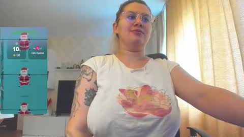 Snapshot of cherry_pie_69 chatting on 29, 12, 2024 mayra online show from 29, 12, 2024