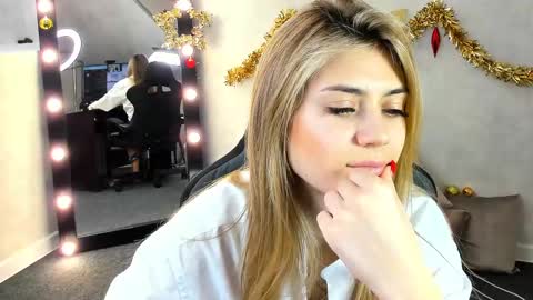 cherry_pr1ce online show from 8, 1, 2025