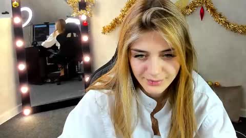 cherry_pr1ce online show from 8, 1, 2025