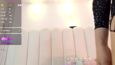 Snapshot of cherry_welll chatting on 26, 10, 2025 Cherry Conection 11pm-6am Colombia time online show from 26, 10, 2025