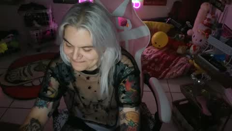 CherryBombBomb online show from 2, 1, 2025