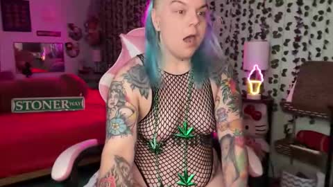 Snapshot of cherryb0mbb0mb chatting on 19, 4, 2026 CherryBombBomb online show from 19, 4, 2026