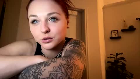 Snapshot of cherrybaby690 chatting on 14, 2, 2025 cherrybaby690 online show from 14, 2, 2025