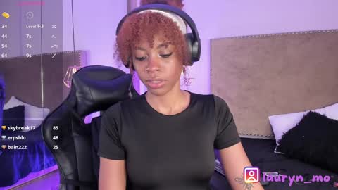 Snapshot of cherrybr_ chatting on 3, 12, 2024 Cherry Lady online show from 3, 12, 2024