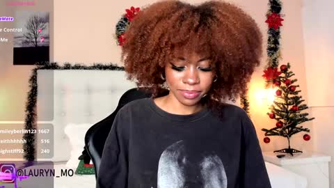 Snapshot of cherrybr_ chatting on 27, 12, 2024 Cherry Lady online show from 27, 12, 2024
