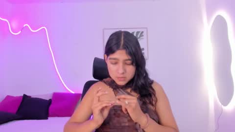 Snapshot of cherrydollxx chatting on 17, 10, 2025 C H E R R Y online show from 17, 10, 2025