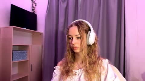 Evie online show from 14, 10, 2025