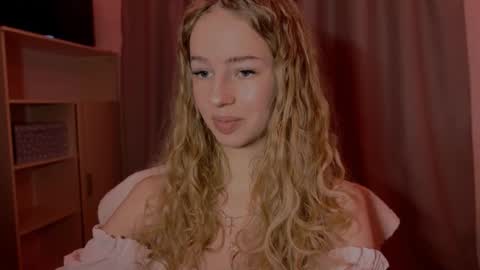 Evie online show from 10, 11, 2025