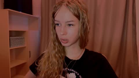 Evie online show from 24, 11, 2025