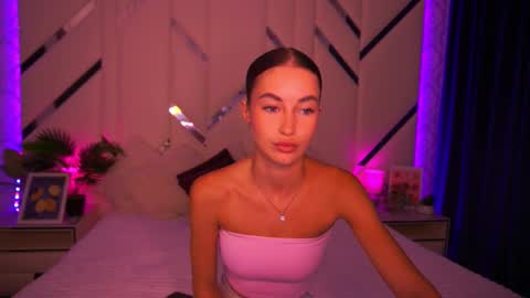 Snapshot of cherryylulu chatting on 18, 9, 2025 cherryylulu online show from 18, 9, 2025