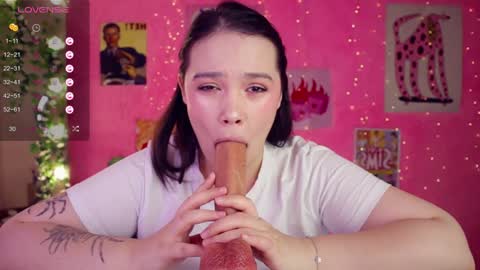 Snapshot of chery_lady22 chatting on 5, 11, 2025 Banny online show from 5, 11, 2025