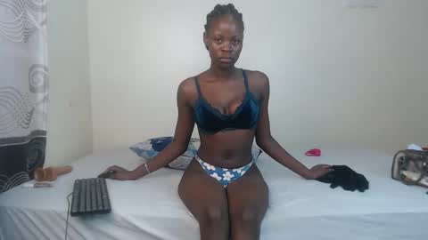 Snapshot of chessybee chatting on 18, 1, 2026 chessybee online show from 18, 1, 2026