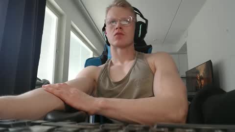 Snapshot of chestbrahhhhhh chatting on 3, 5, 2026 chestbrahhhhhh online show from 3, 5, 2026