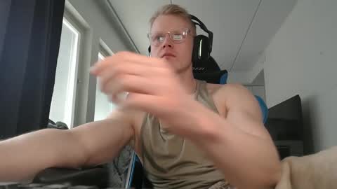Snapshot of chestbrahhhhhh chatting on 4, 5, 2026 chestbrahhhhhh online show from 4, 5, 2026