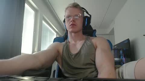 Snapshot of chestbrahhhhhh chatting on 24, 5, 2026 chestbrahhhhhh online show from 24, 5, 2026