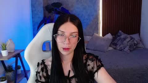 Snapshot of chiaraa_fiore chatting on 4, 3, 2025 Chiara online show from 4, 3, 2025