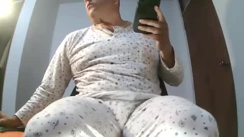 Snapshot of chicoguapo8 chatting on 22, 11, 2025 jorge online show from 22, 11, 2025