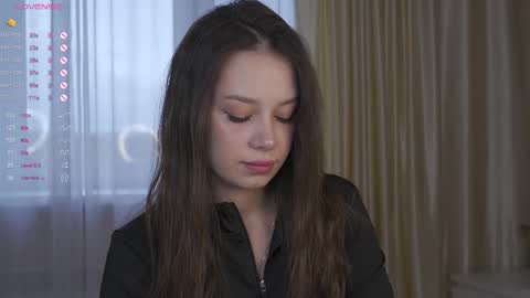 Nicole online show from 24, 9, 2025