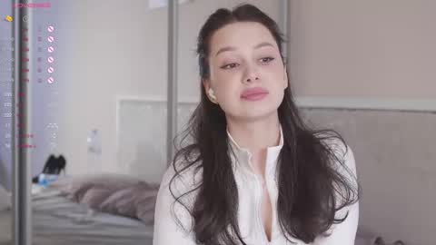 Nicole online show from 12, 4, 2026