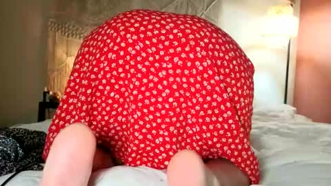 Snapshot of chillwithcamii chatting on 5, 5, 2026 yoursensualparadise online show from 5, 5, 2026