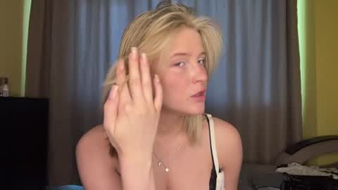 Snapshot of chinaarons chatting on 31, 5, 2026 Chanelle online show from 31, 5, 2026