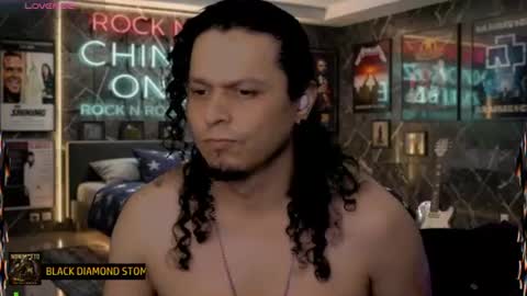 Snapshot of chinoroz12 chatting on 4, 8, 2026 Enrique online show from 4, 8, 2026
