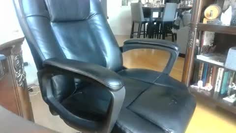 Snapshot of chiphoneman chatting on 29, 10, 2025 chiphoneman online show from 29, 10, 2025