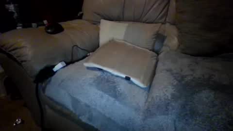 Snapshot of chippy70 chatting on 11, 4, 2026 chippy70 online show from 11, 4, 2026