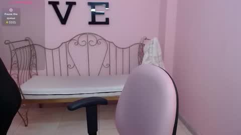  Cloe  online show from 14, 2, 2026