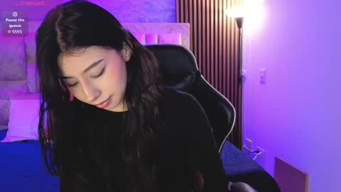Snapshot of chloe_bluee_ chatting on 21, 4, 2026 chloe_bluee_ online show from 21, 4, 2026