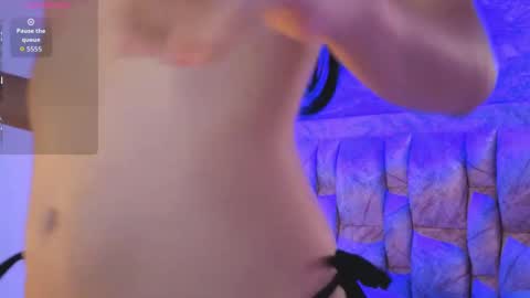 Snapshot of chloe_bluee_ chatting on 2, 5, 2026 chloe_bluee_ online show from 2, 5, 2026