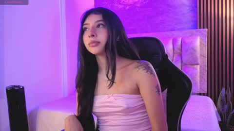 Snapshot of chloe_bluee_ chatting on 2, 6, 2026 chloe_bluee_ online show from 2, 6, 2026