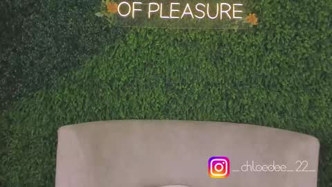 Chloe online show from 9, 10, 2025