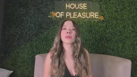 Chloe online show from 14, 10, 2025