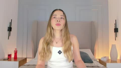 Snapshot of chloe_dee_ chatting on 3, 5, 2026 Chloe online show from 3, 5, 2026
