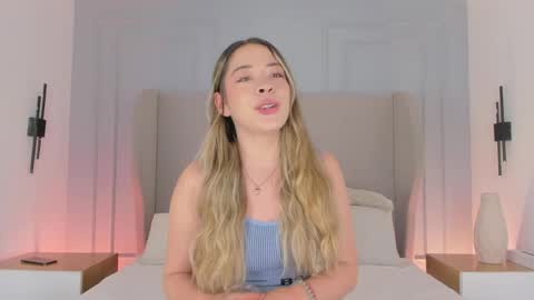 Snapshot of chloe_dee_ chatting on 2, 6, 2026 Chloe online show from 2, 6, 2026