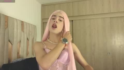 Snapshot of chloe_embeer69 chatting on 15, 4, 2026 Embeer online show from 15, 4, 2026