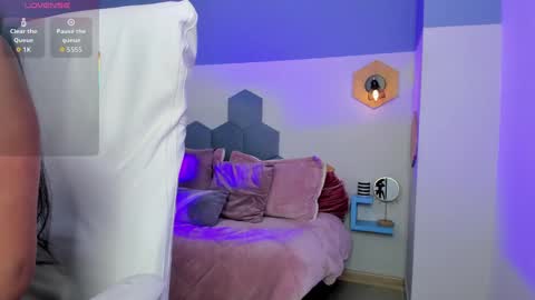 Snapshot of chloe_fischer chatting on 18, 9, 2025 Chloe online show from 18, 9, 2025