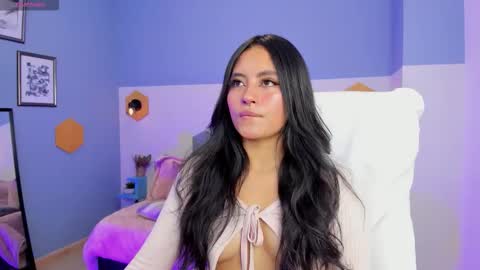 Snapshot of chloe_fischer chatting on 15, 10, 2025 Chloe online show from 15, 10, 2025