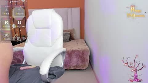 Snapshot of chloe_fischer chatting on 24, 10, 2025 Chloe online show from 24, 10, 2025