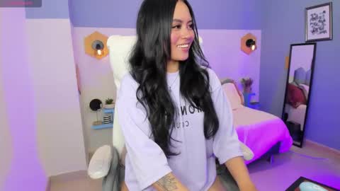 Snapshot of chloe_fischer chatting on 27, 11, 2025 Chloe online show from 27, 11, 2025