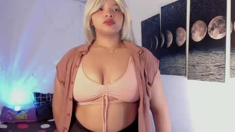 Snapshot of chloe_kisses chatting on 5, 5, 2026 chloe_kisses online show from 5, 5, 2026